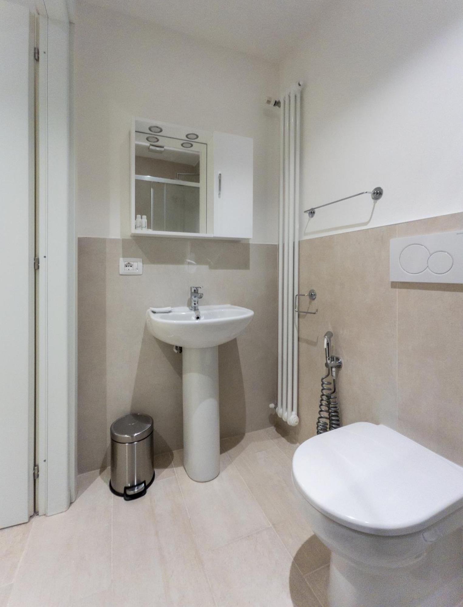 Rrrapido Holy Suites And Rooms - Via Sardegna Milán Exteriér fotografie